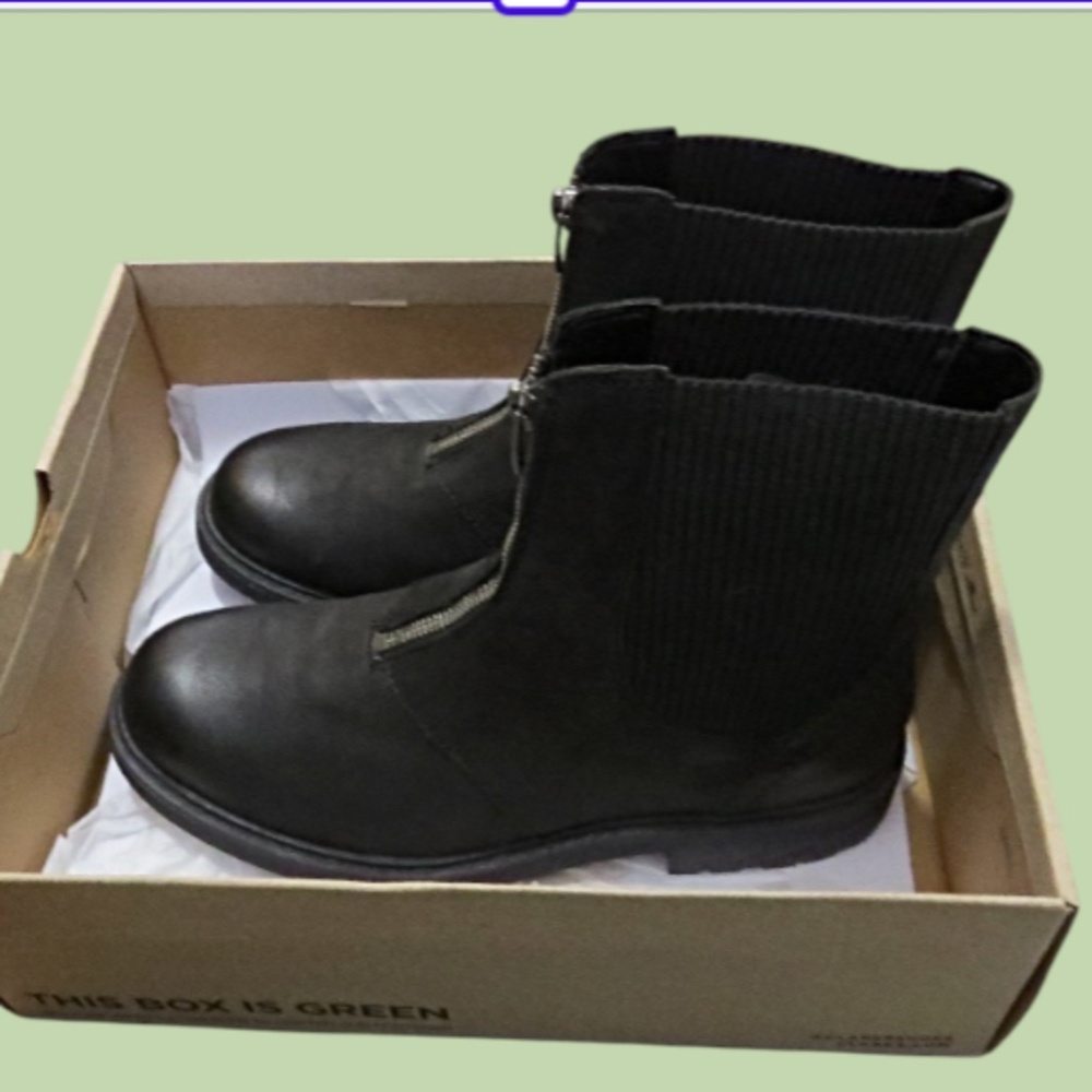 Retail $190 NIB  Clarks Women's Orinoco2 Up Fashion Boots sz. 9.5
